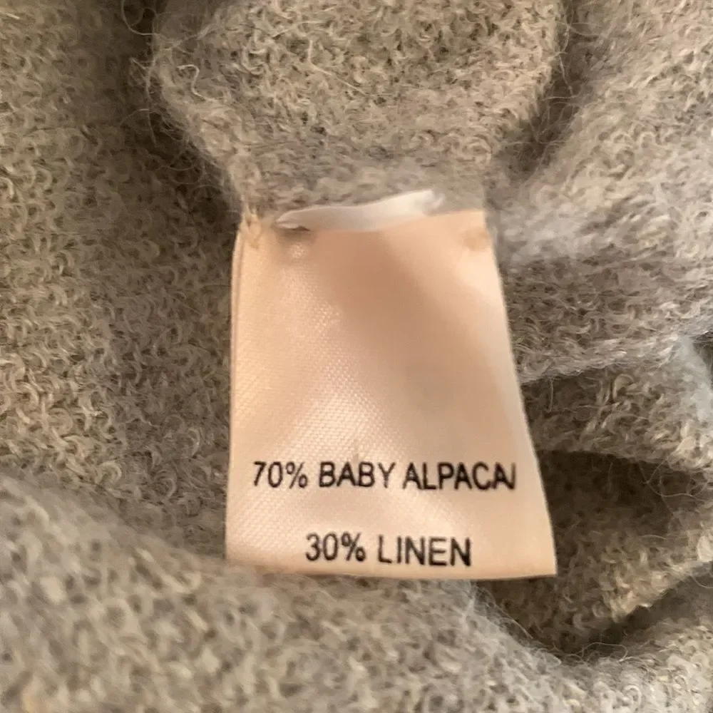 Animana alpaca linen layering sweater. Small